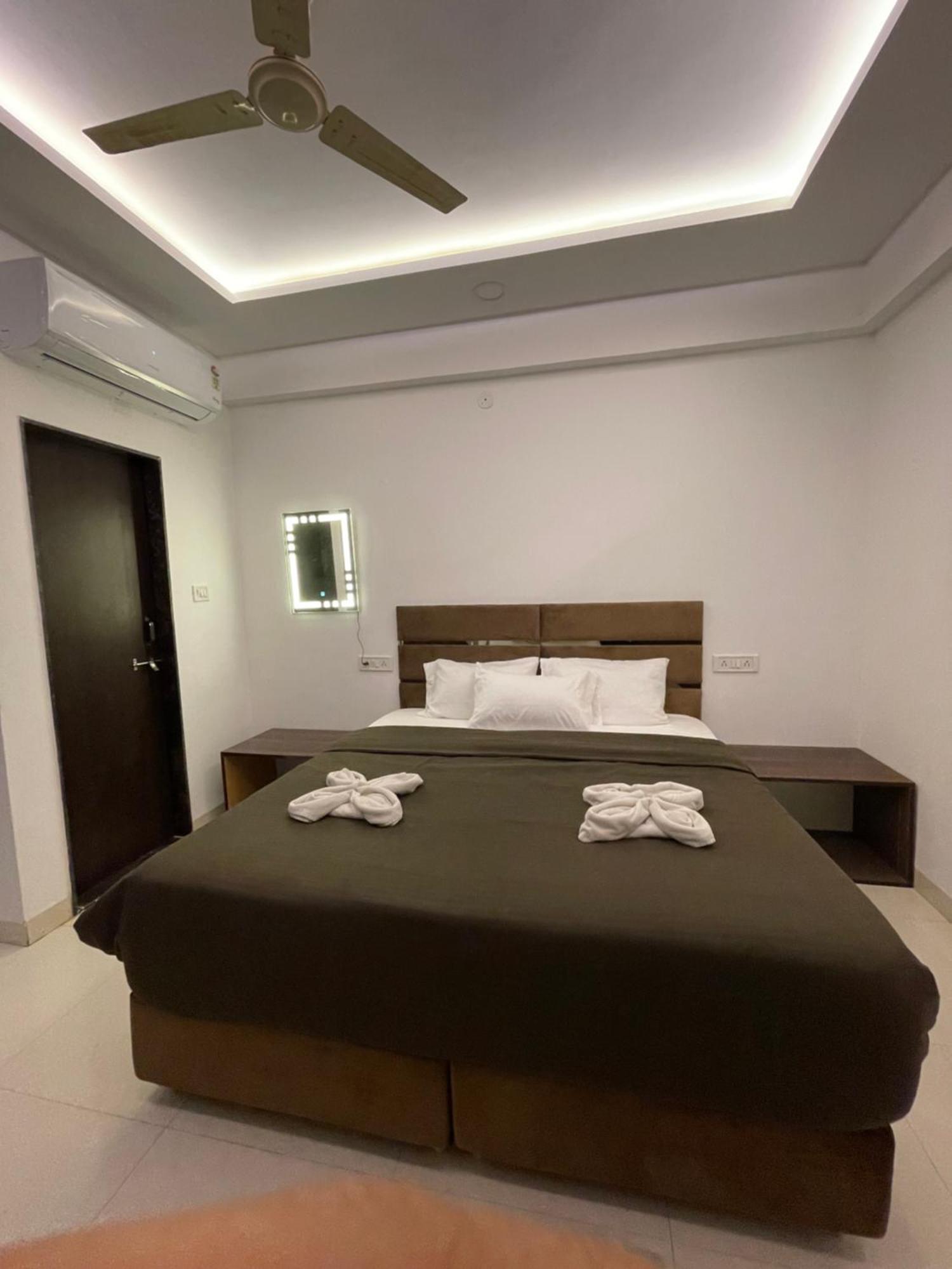 Hotel Kiwi Inn Vijaynagar Scheme 78 Indore Buitenkant foto