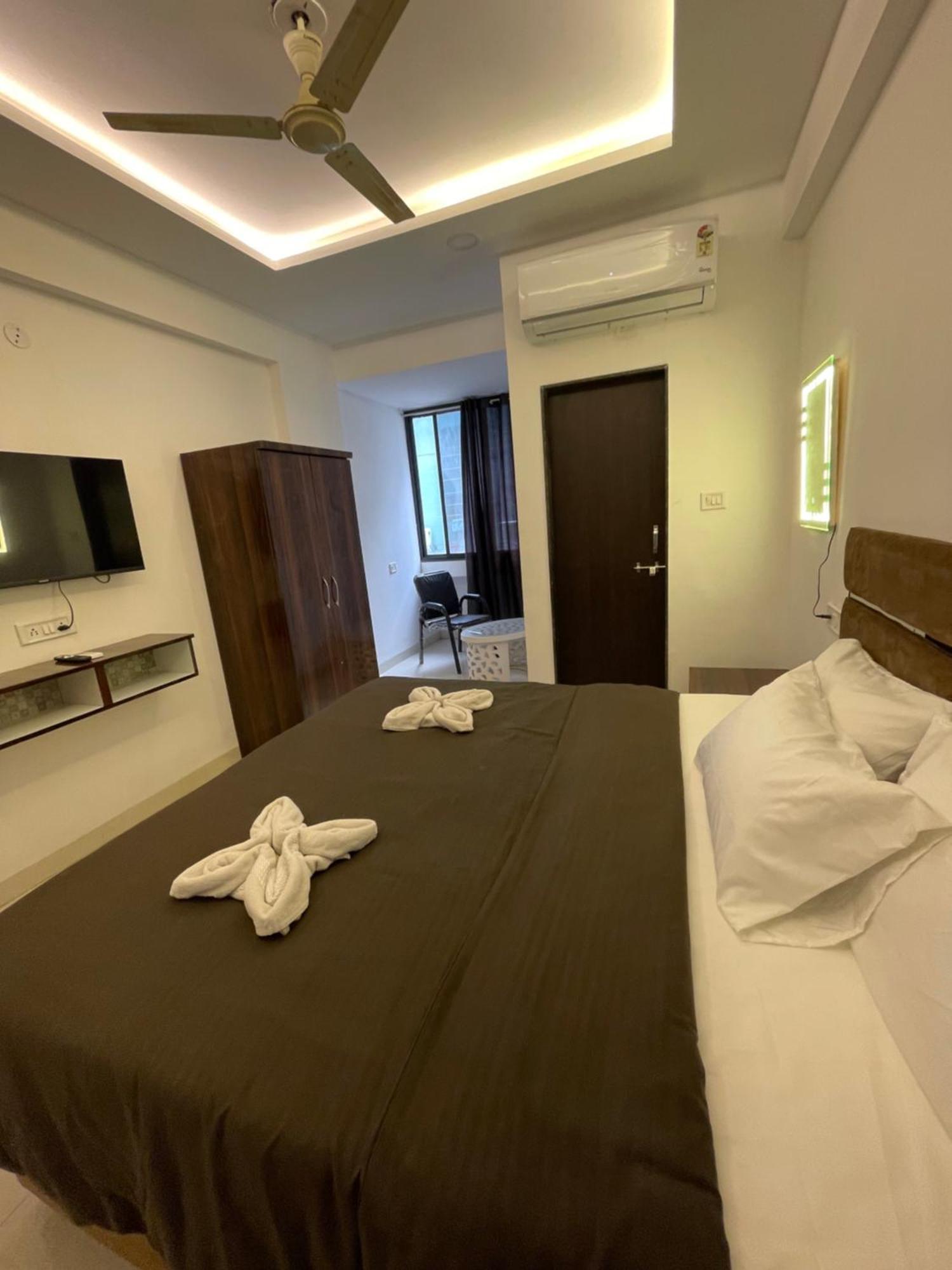Hotel Kiwi Inn Vijaynagar Scheme 78 Indore Buitenkant foto