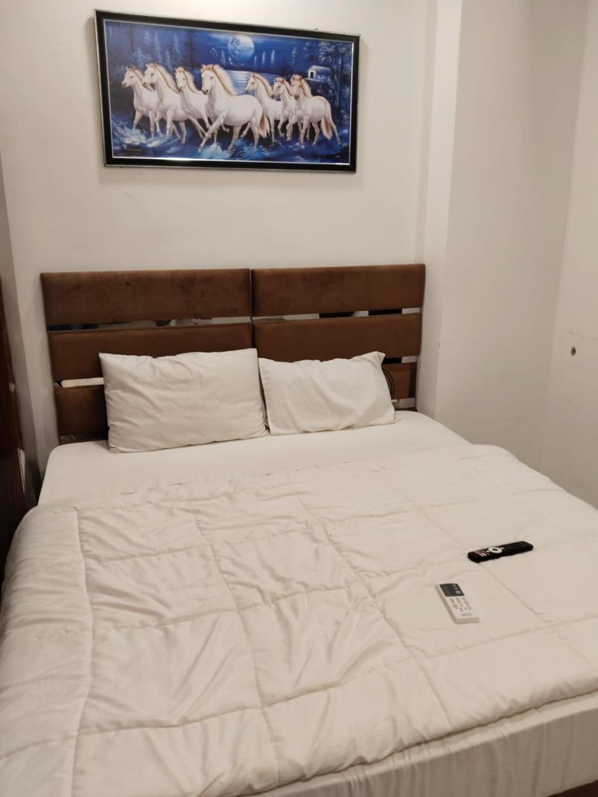 Hotel Kiwi Inn Vijaynagar Scheme 78 Indore Buitenkant foto